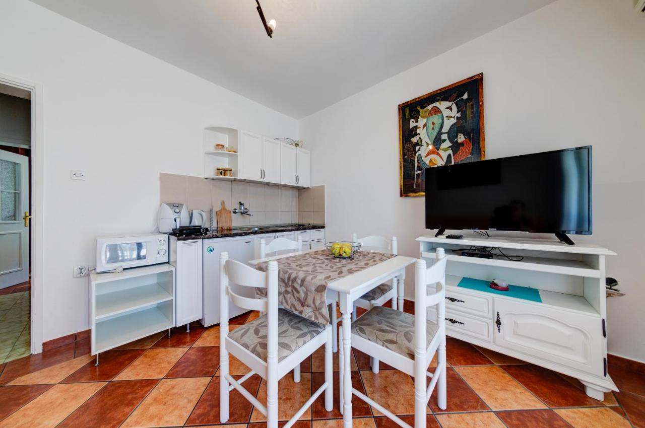 Olive Garden Apartments Sveti Stefan Bagian luar foto