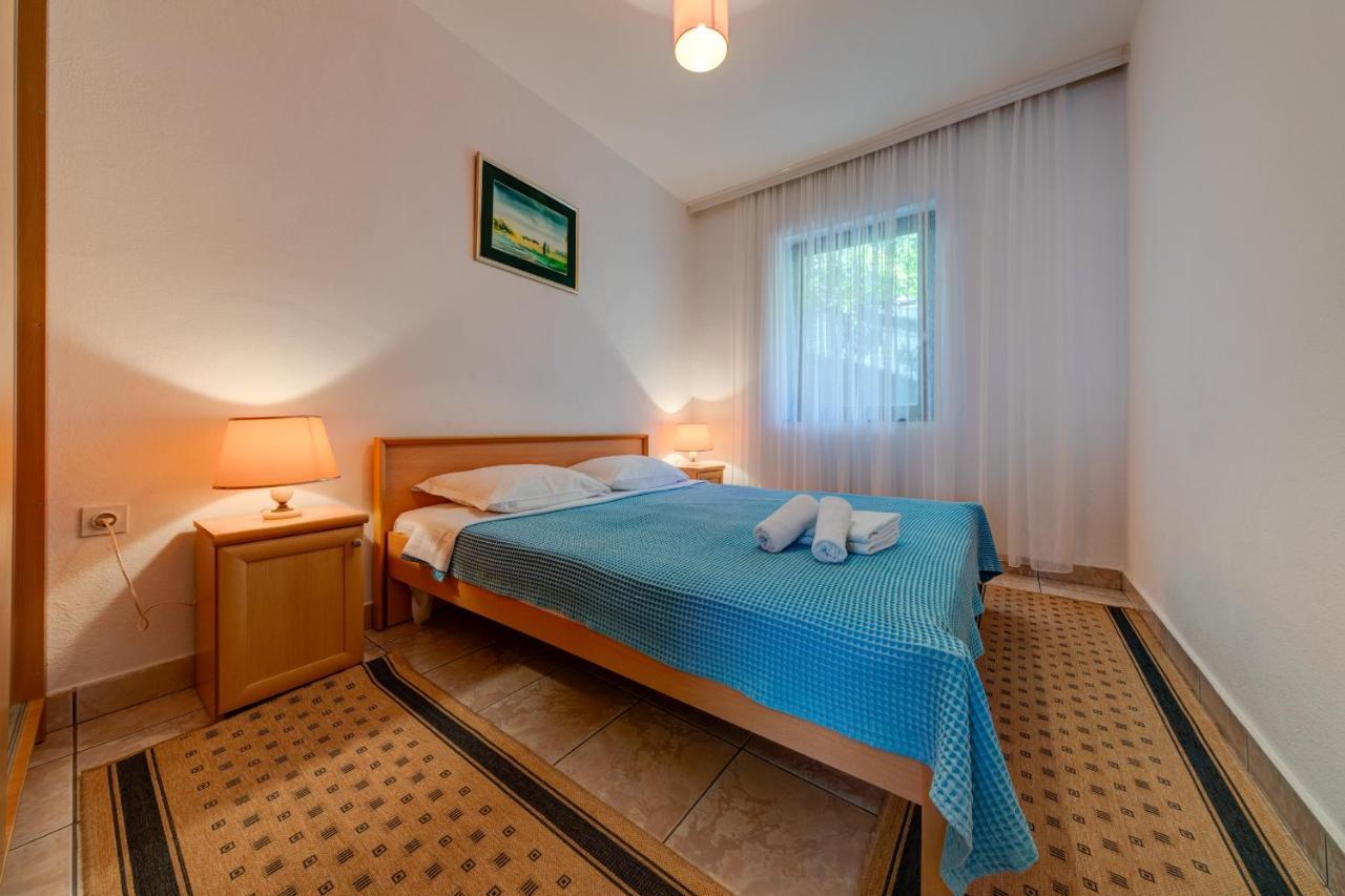 Olive Garden Apartments Sveti Stefan Bagian luar foto