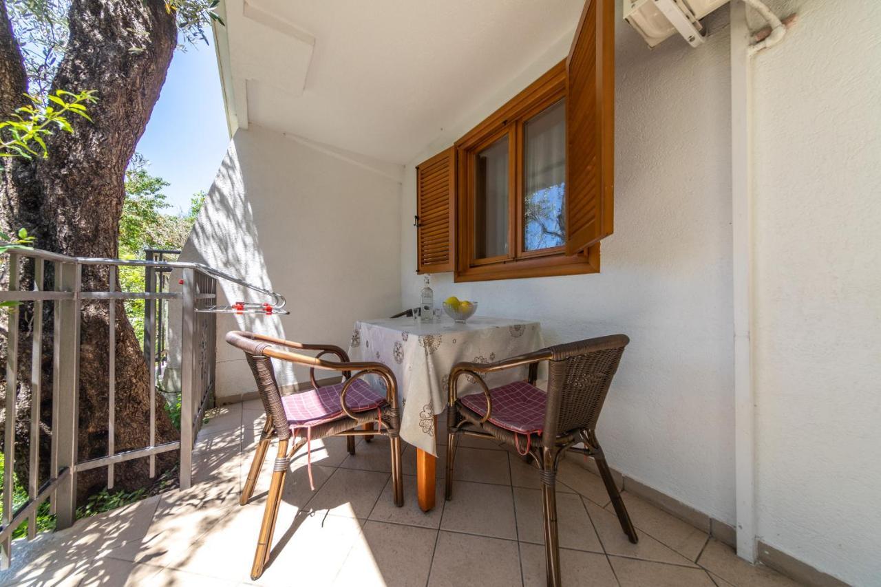 Olive Garden Apartments Sveti Stefan Bagian luar foto
