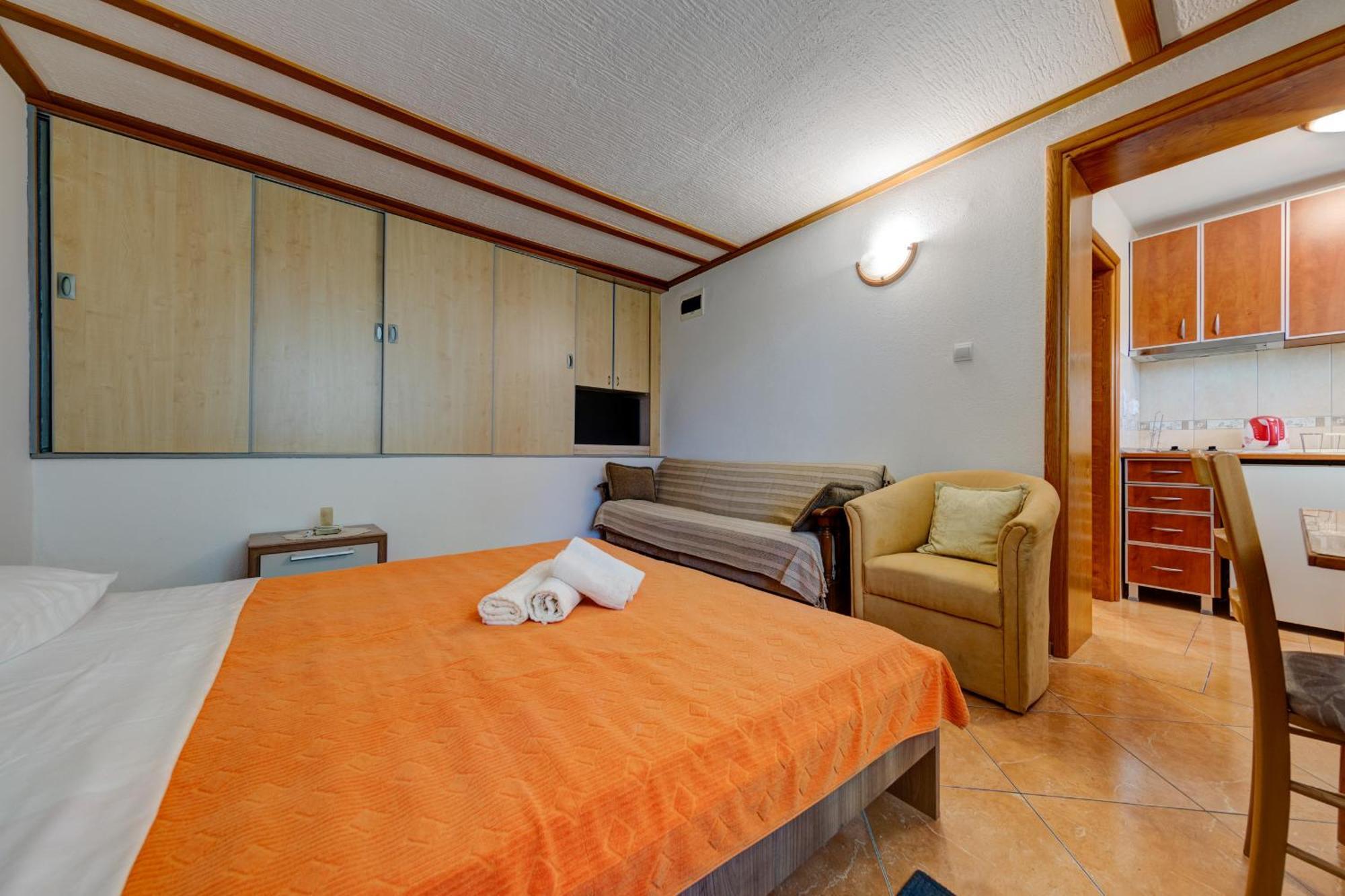 Olive Garden Apartments Sveti Stefan Ruang foto